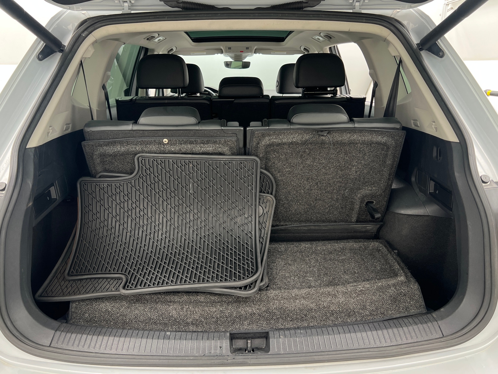 Thumbnail: 2018 Volkswagen Tiguan - 6