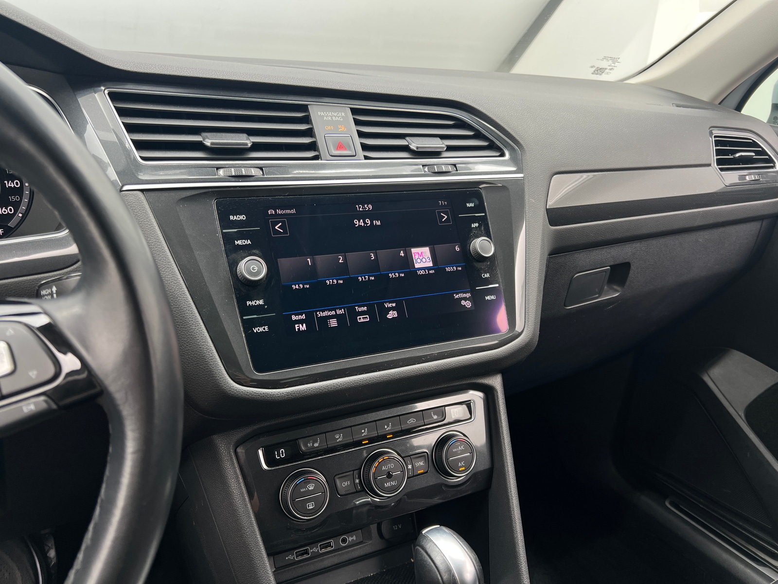 Thumbnail: 2018 Volkswagen Tiguan - 3