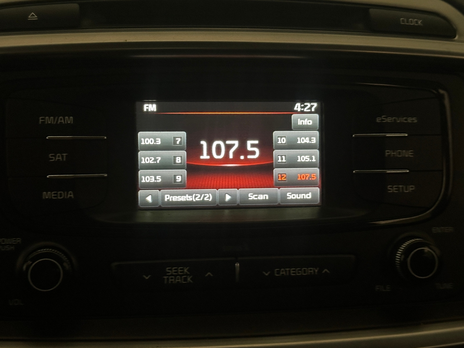 Thumbnail: 2016 Kia Sorento - 4