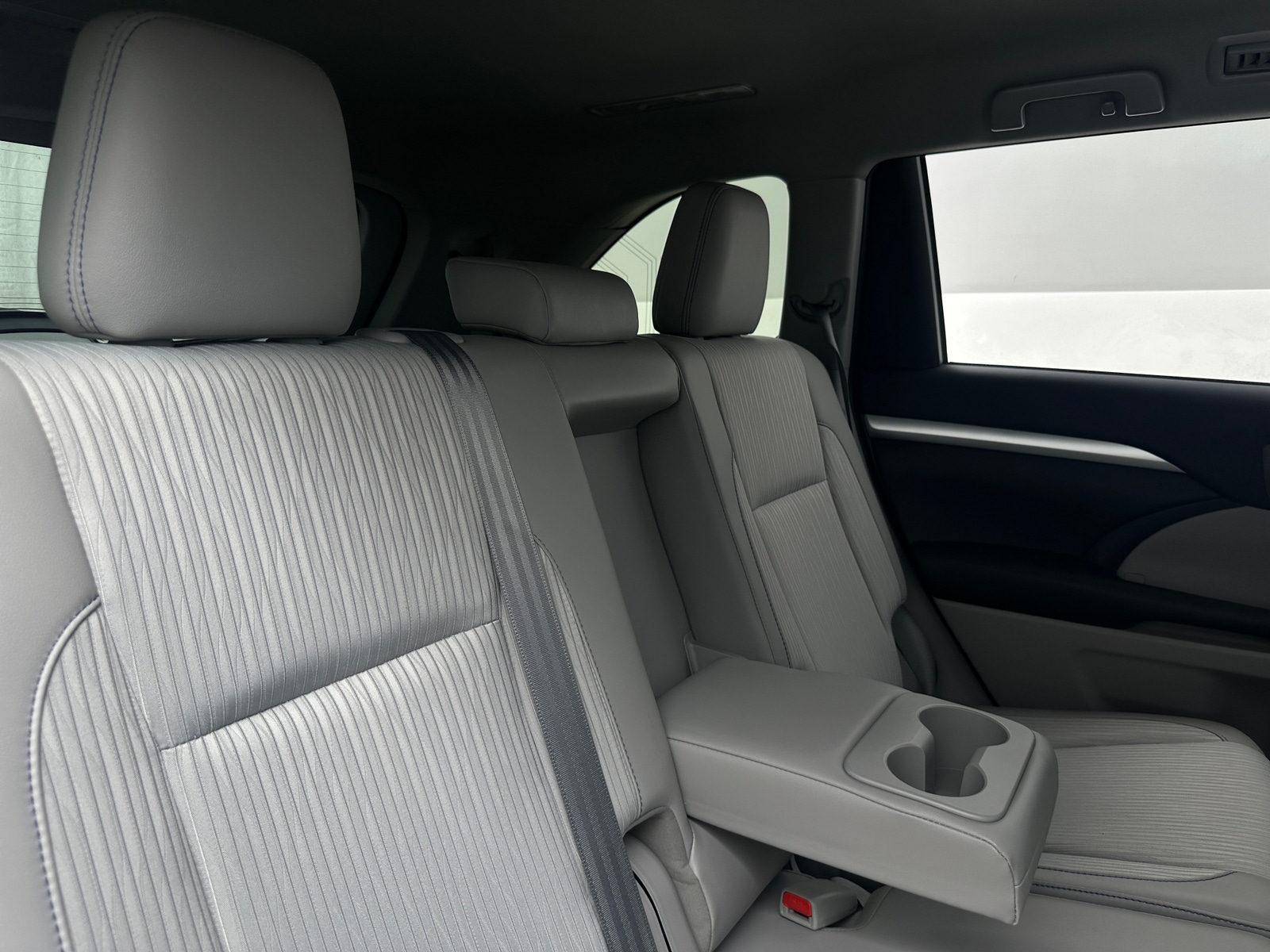 Thumbnail: 2019 Toyota Highlander - 6