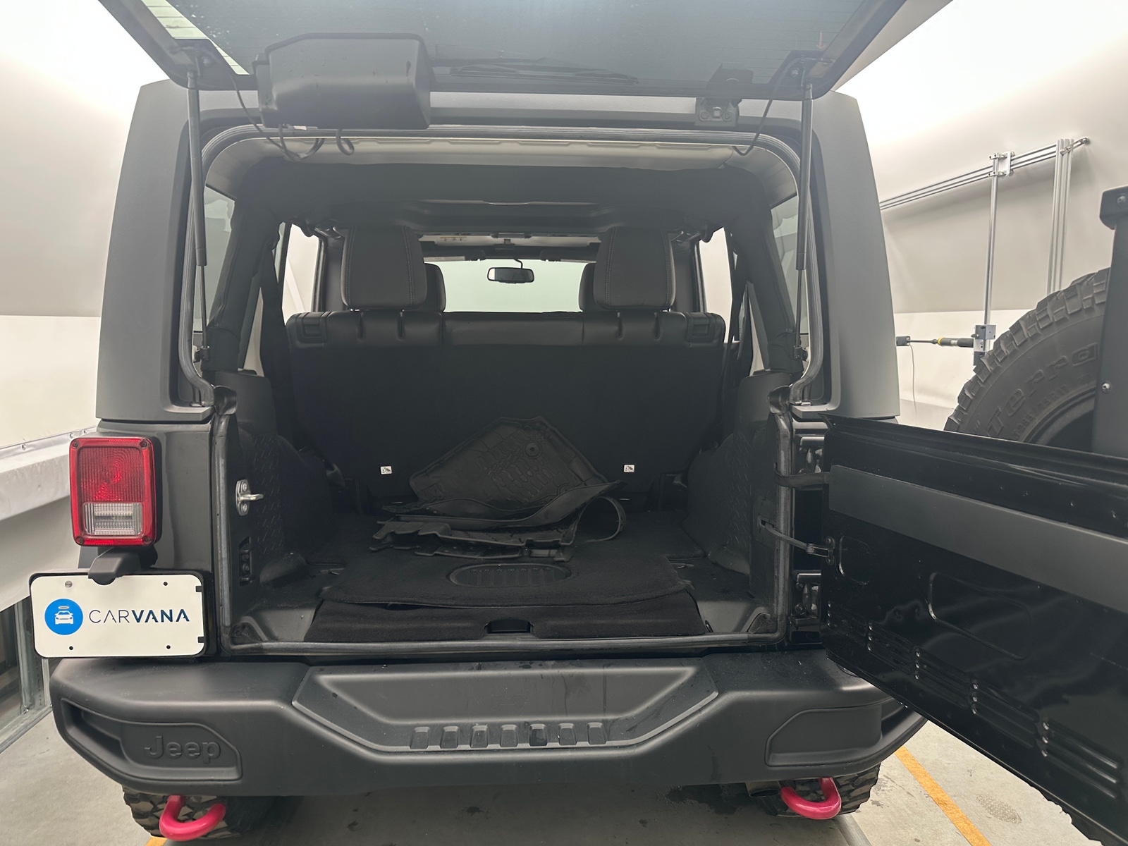 Thumbnail: 2015 Jeep Wrangler - 6
