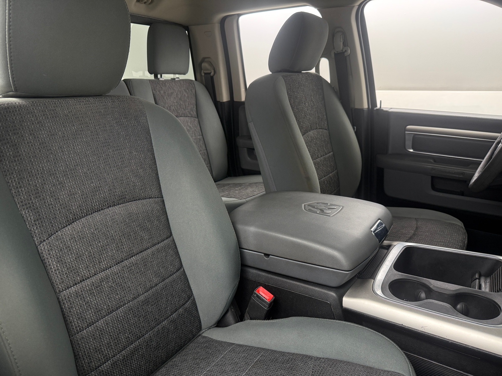 Thumbnail: 2020 RAM 1500 Classic - 2