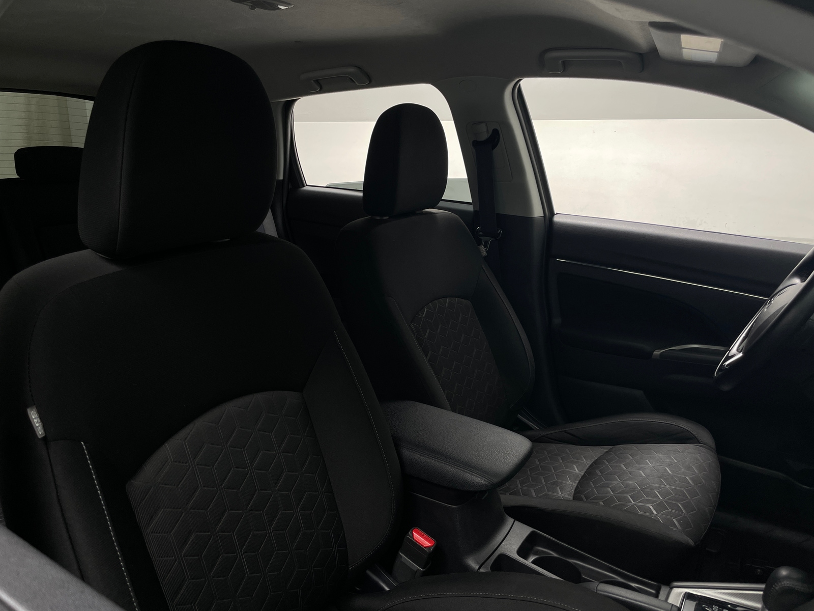 Thumbnail: 2021 Mitsubishi Outlander Sport - 2