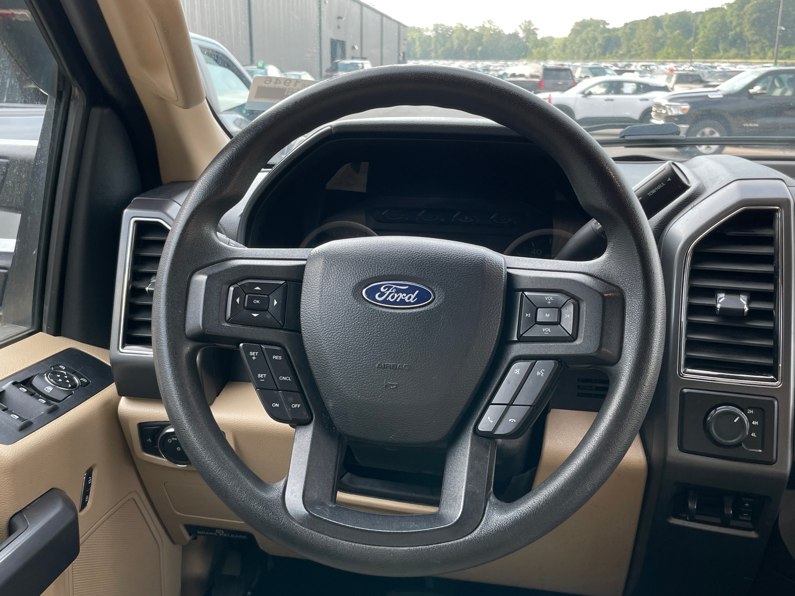 Thumbnail: 2019 Ford Econoline - 5