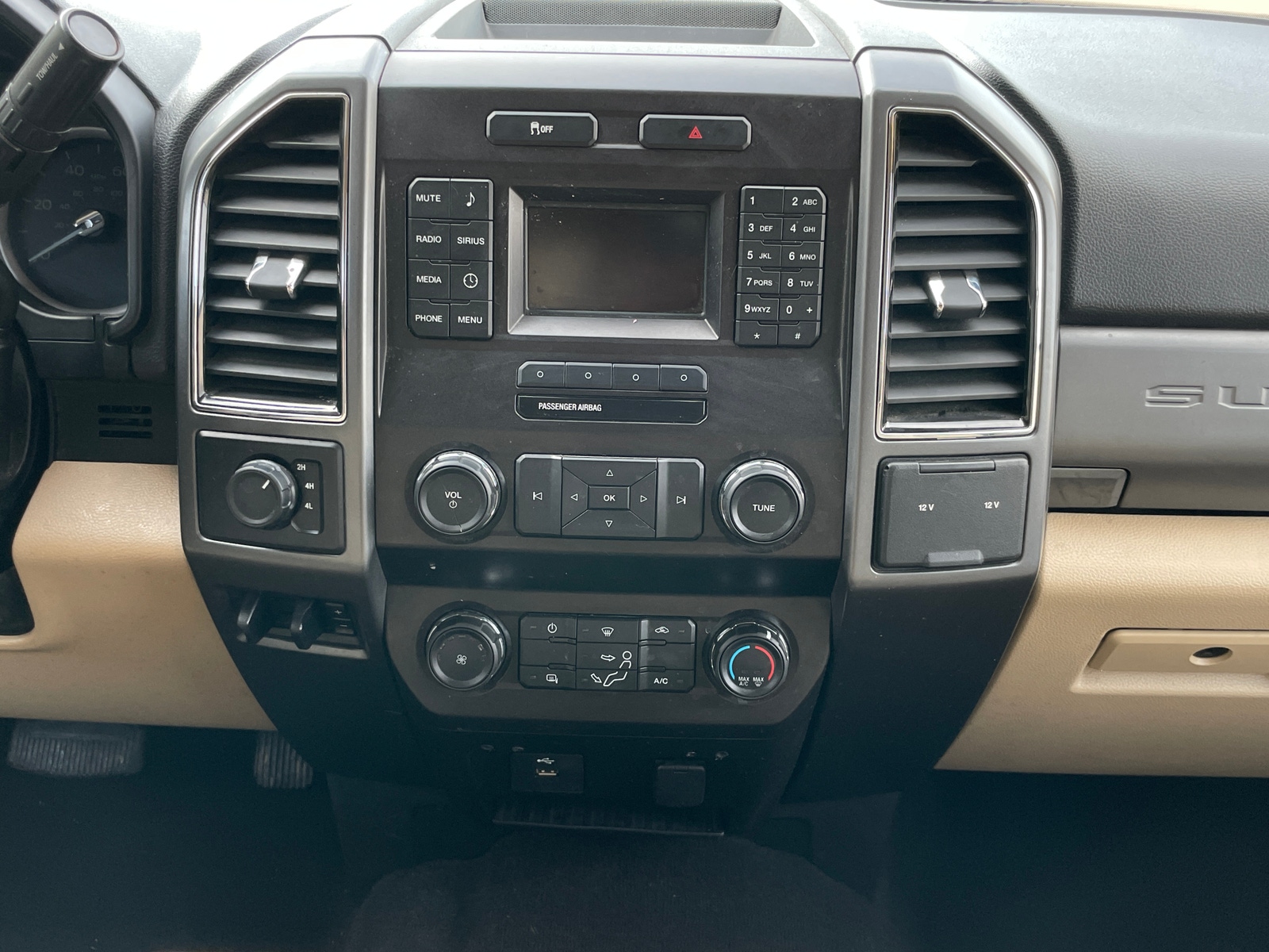 Thumbnail: 2019 Ford Econoline - 4