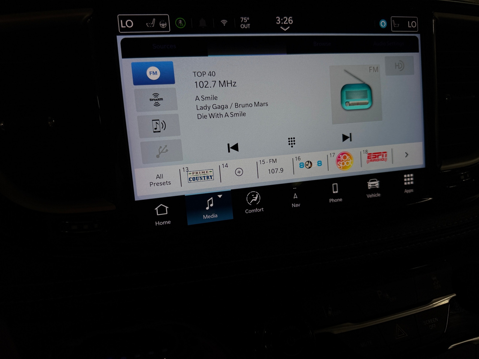 Thumbnail: 2024 Chrysler Pacifica - 3
