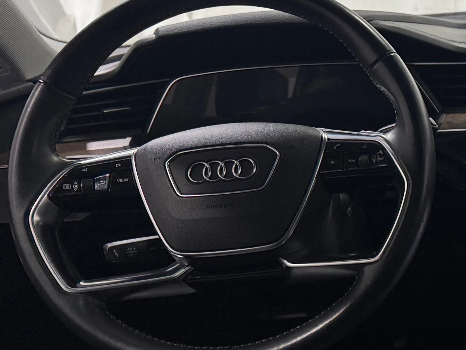 Thumbnail: 2019 Audi e-tron - 4