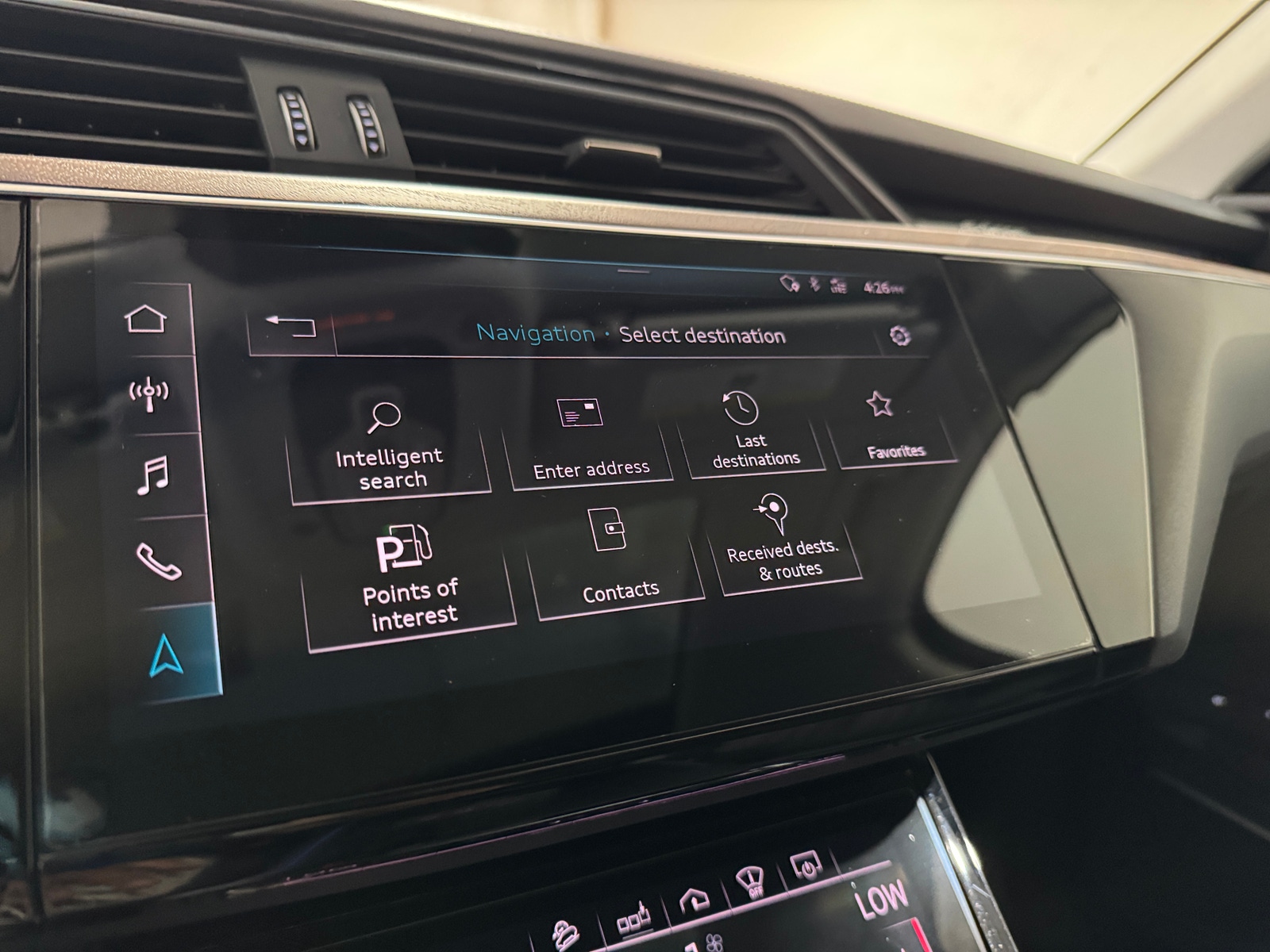 Thumbnail: 2019 Audi e-tron - 3