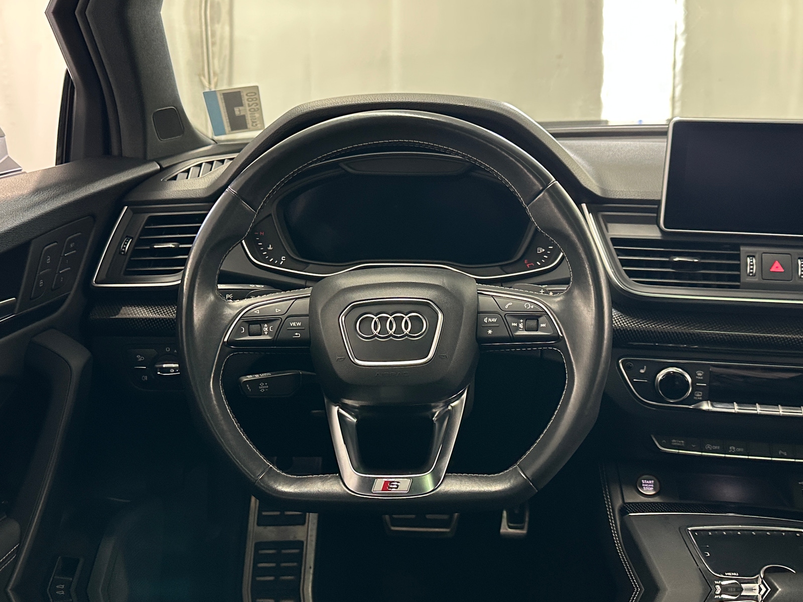 Thumbnail: 2019 Audi SQ5 - 4