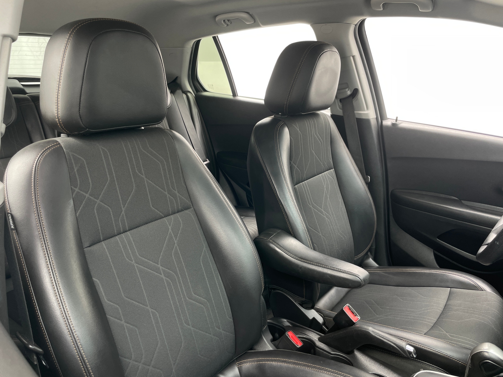 Thumbnail: 2021 Chevrolet Trax - 2