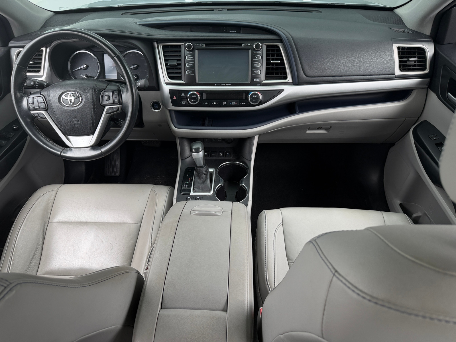 Thumbnail: 2017 Toyota Highlander - 2