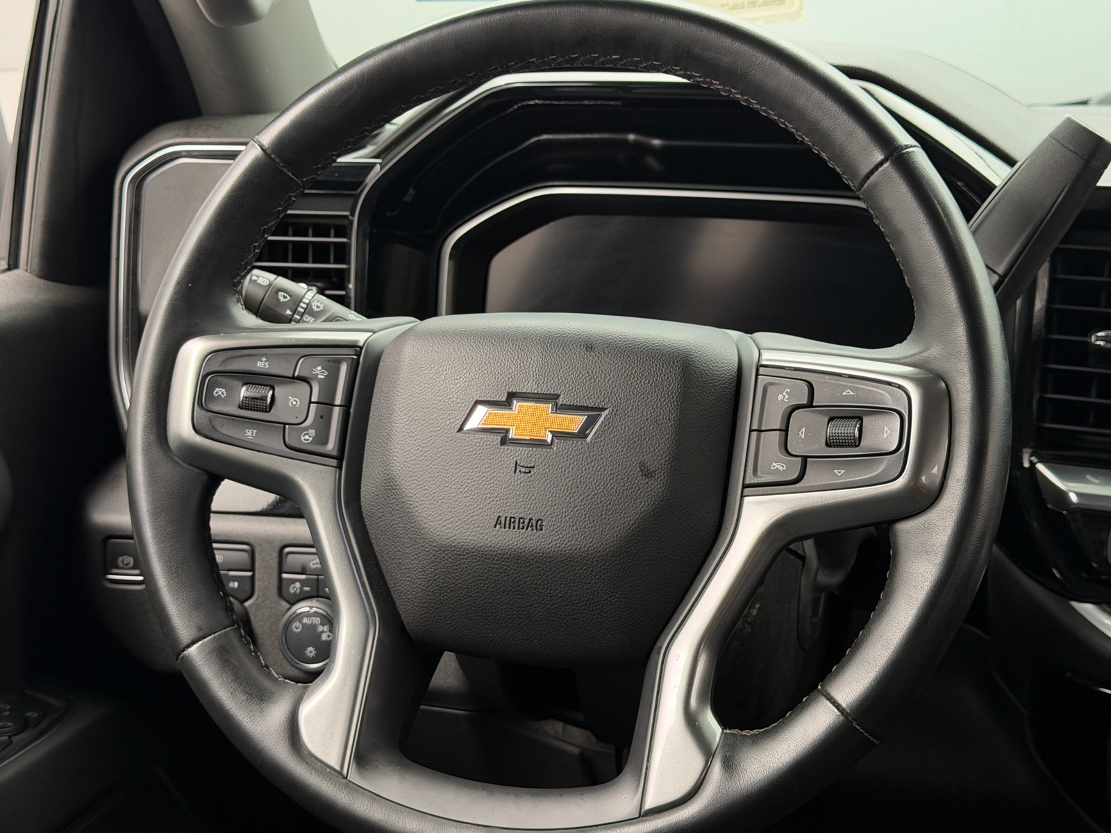 Thumbnail: 2023 Chevrolet Silverado 1500 - 5