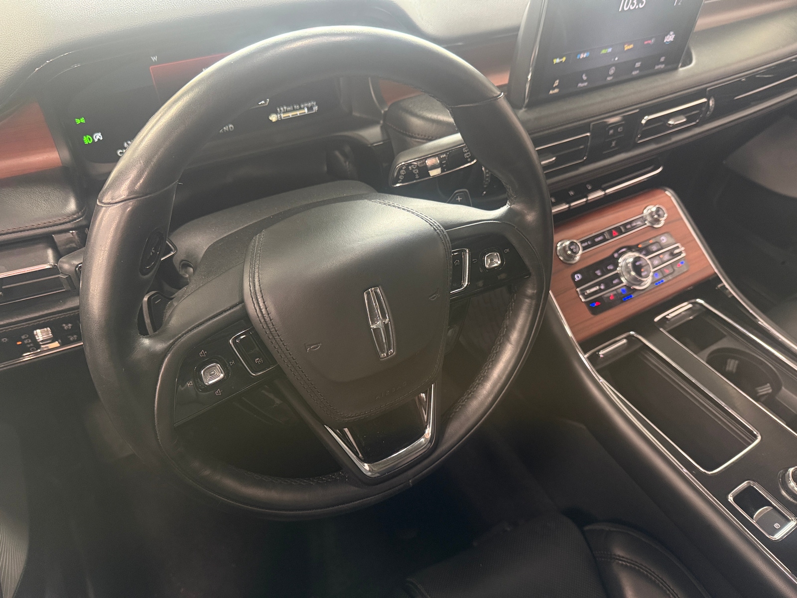 Thumbnail: 2020 Lincoln Aviator - 4