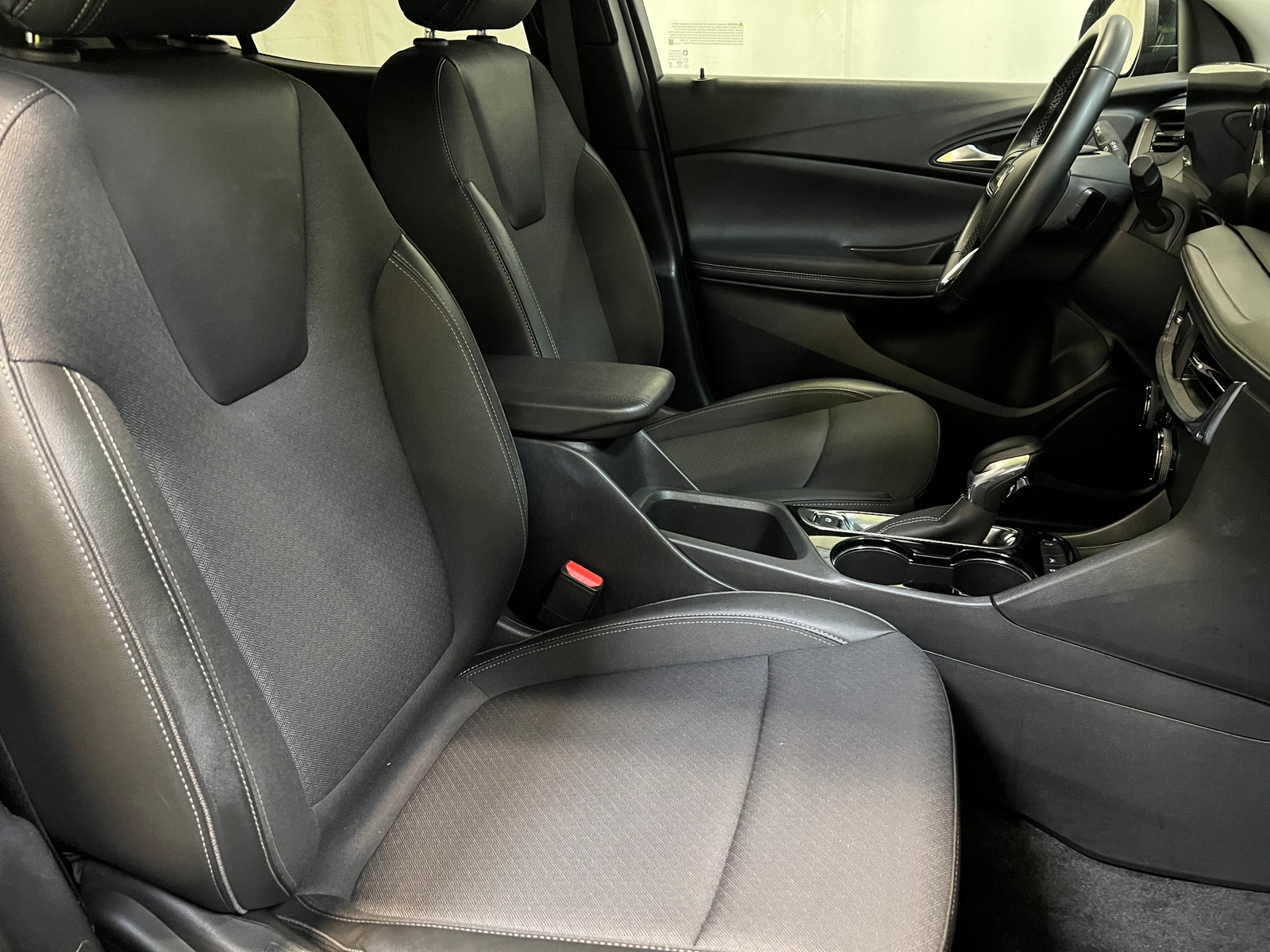 Thumbnail: 2025 Buick Encore GX - 2
