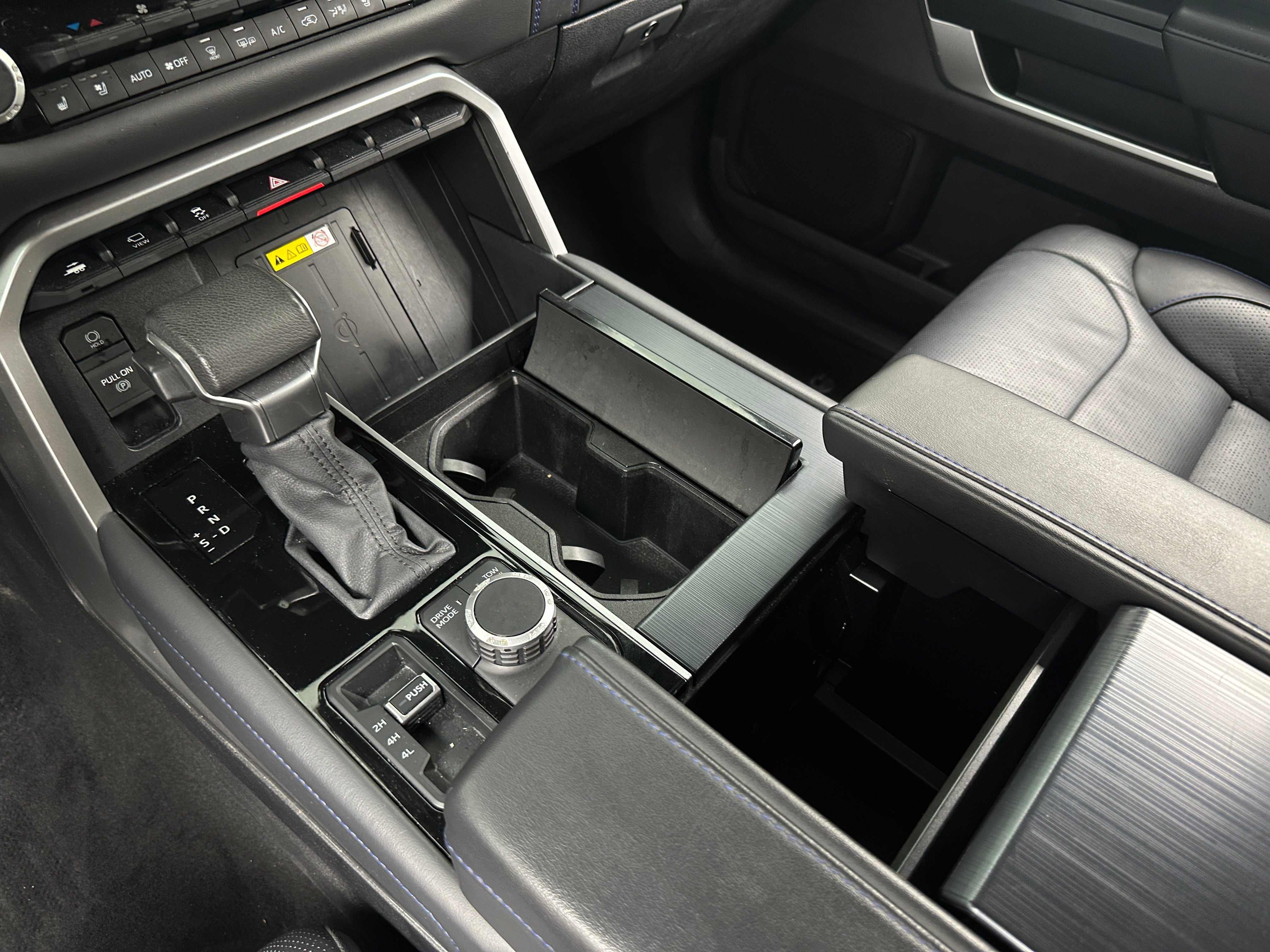2023 Toyota Sequoia Platinum - Photo 8