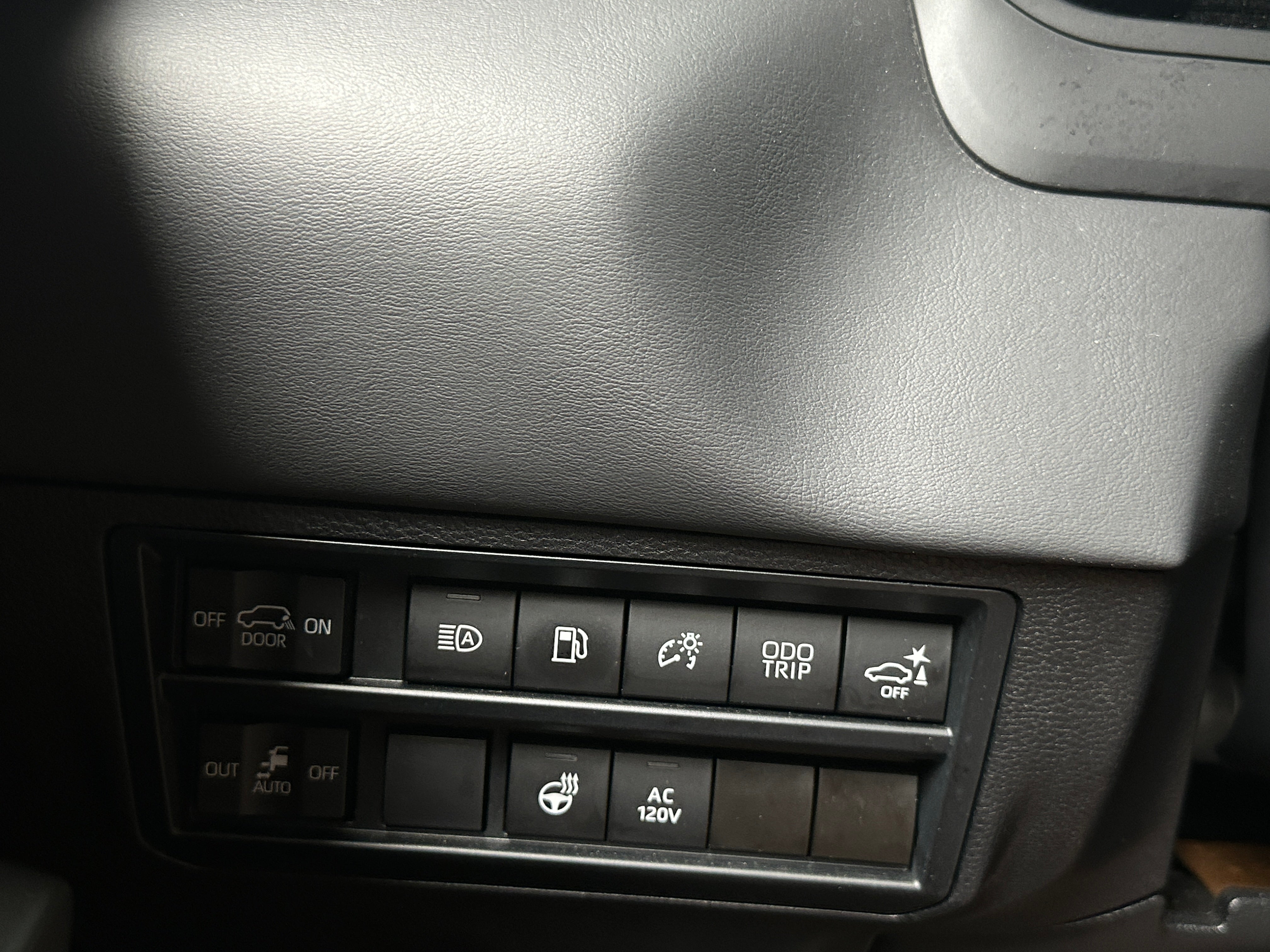 2023 Toyota Sequoia Platinum - Photo 11