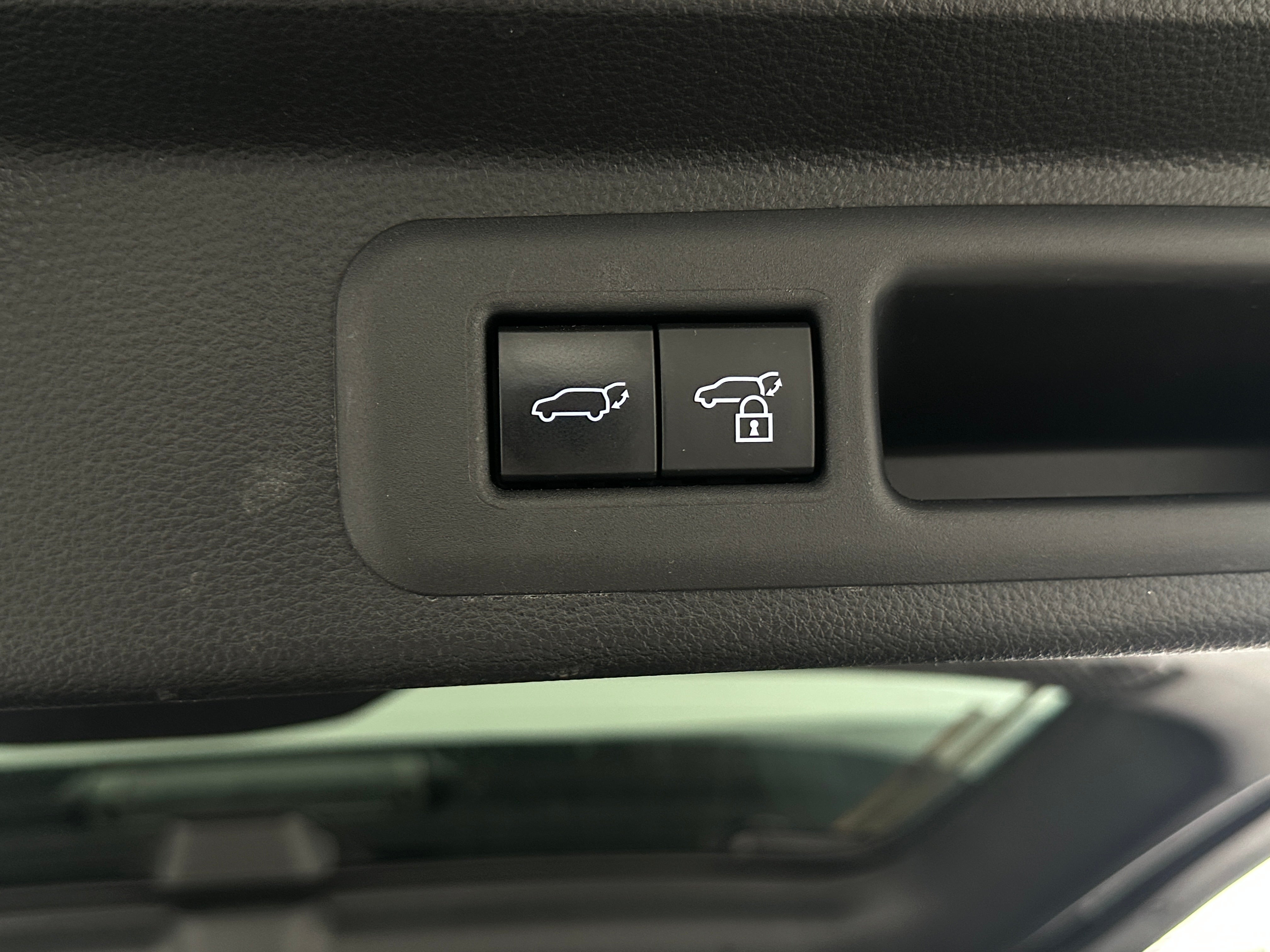 2023 Toyota Sequoia Platinum - Photo 22