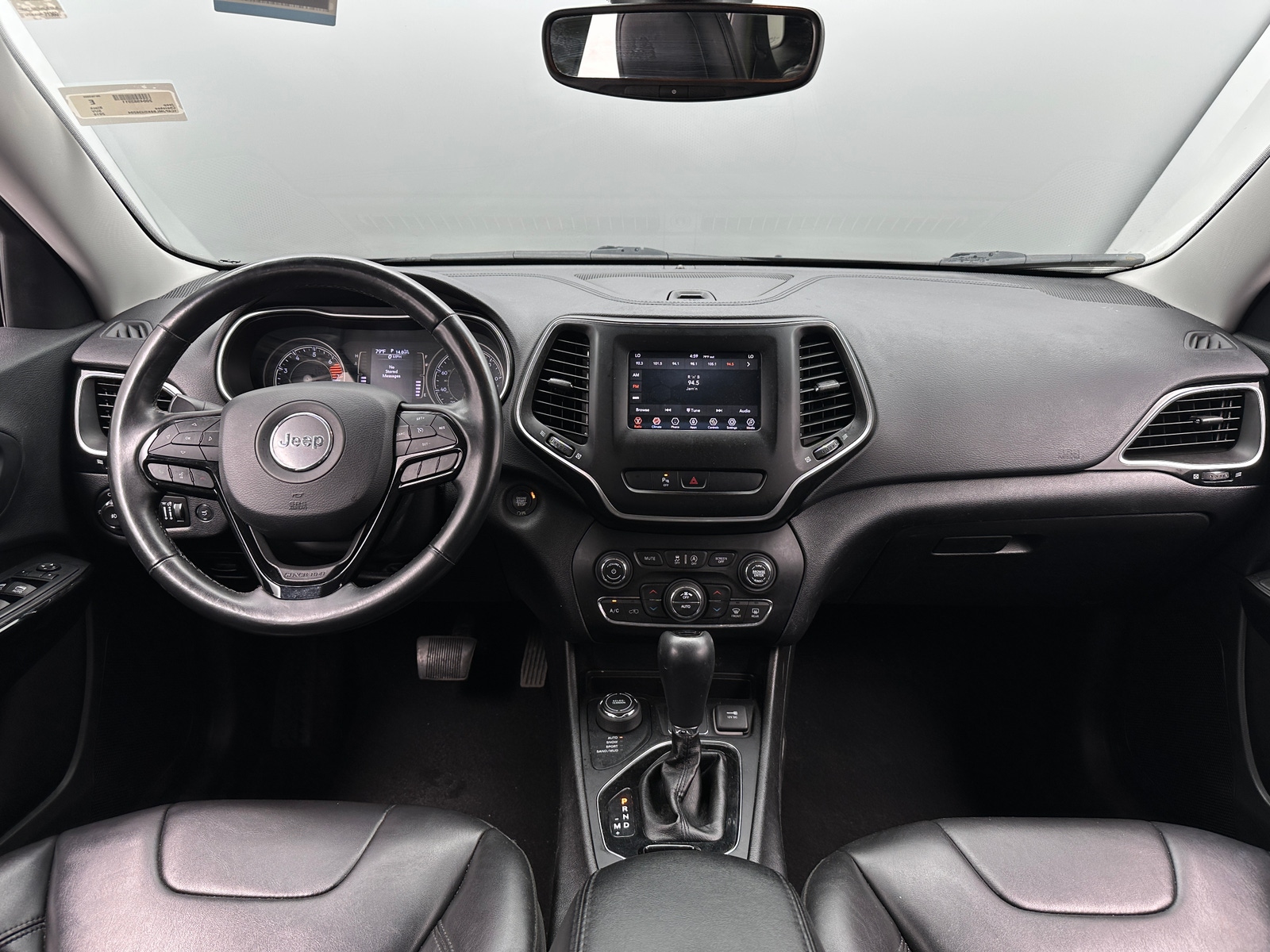 Thumbnail: 2019 Jeep Cherokee - 3