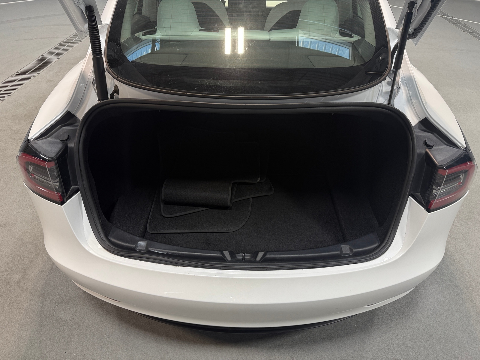 Thumbnail: 2023 Tesla Model 3 - 6