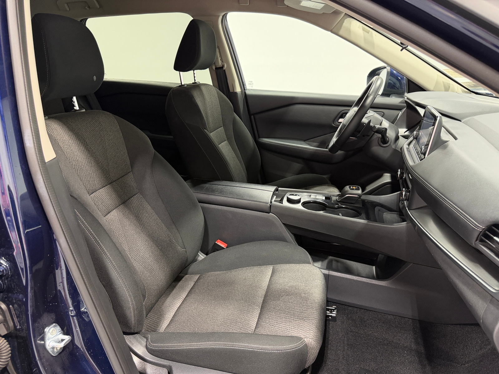 Thumbnail: 2025 Nissan Rogue - 2
