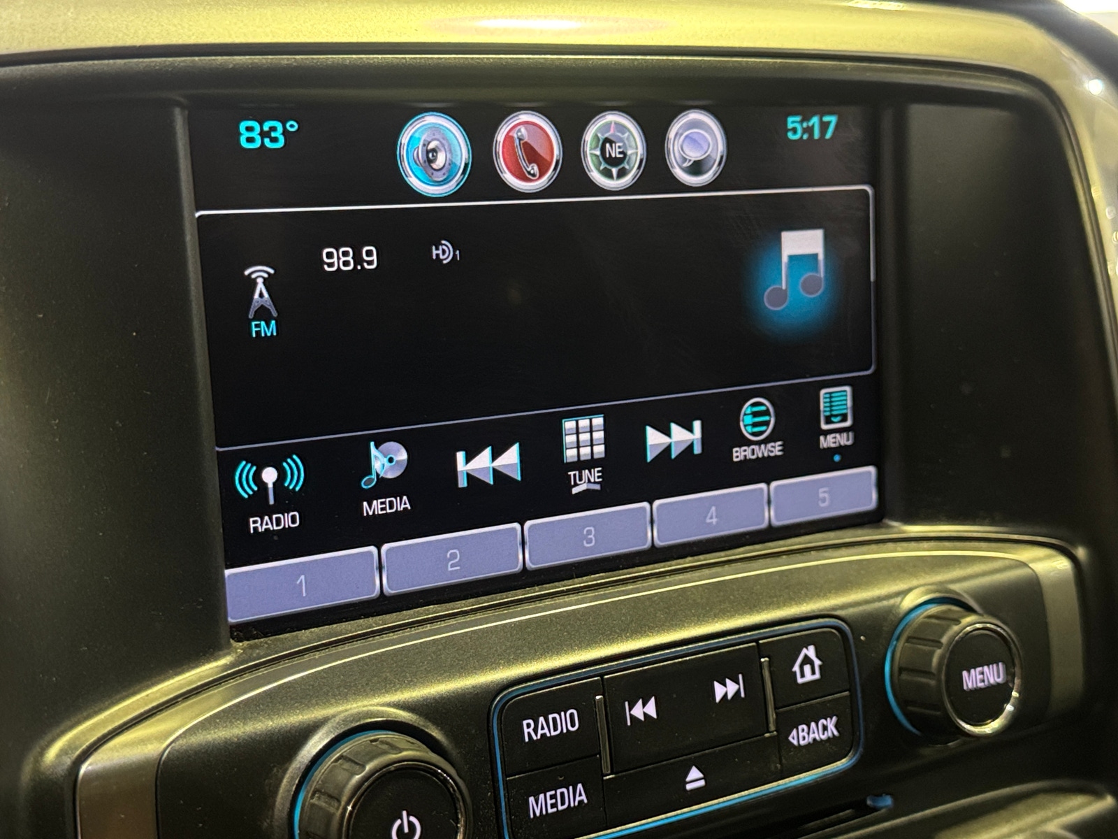 Thumbnail: 2017 Chevrolet Silverado 1500 - 3