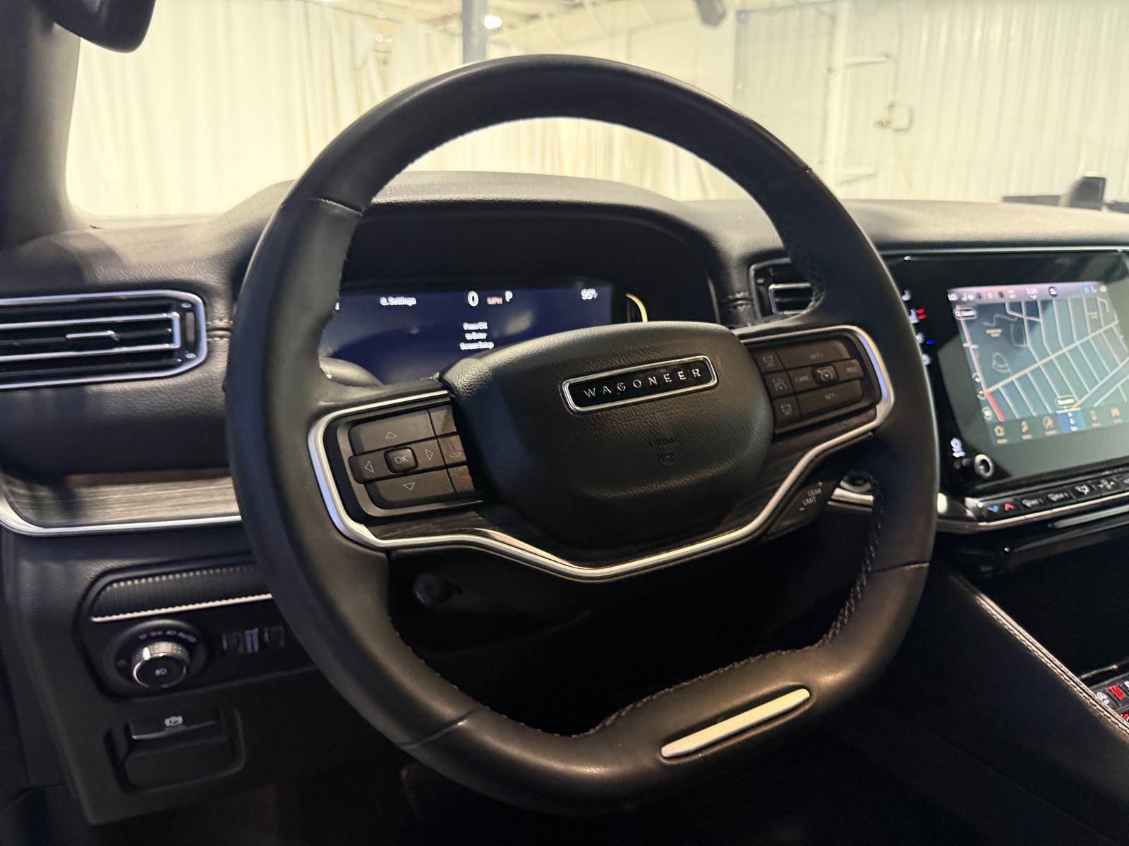 Thumbnail: 2023 Jeep Wagoneer - 4