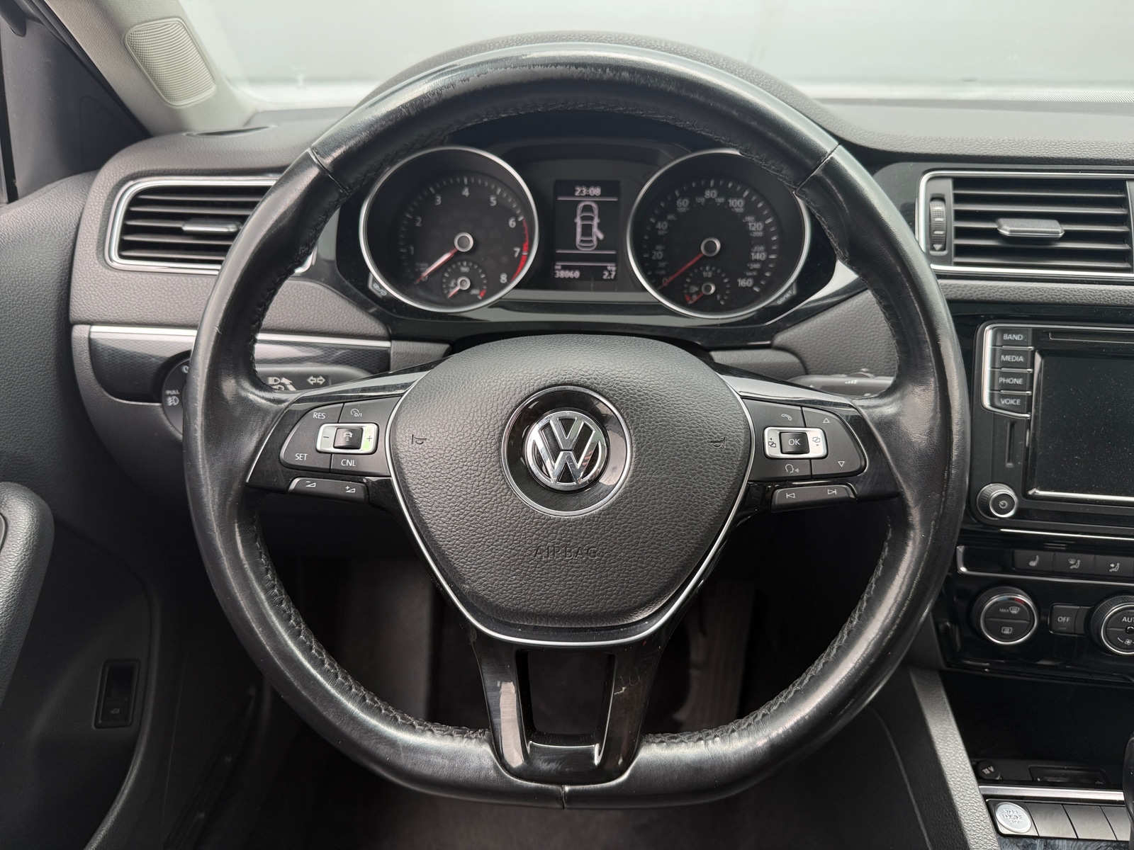 Thumbnail: 2017 Volkswagen Jetta - 4
