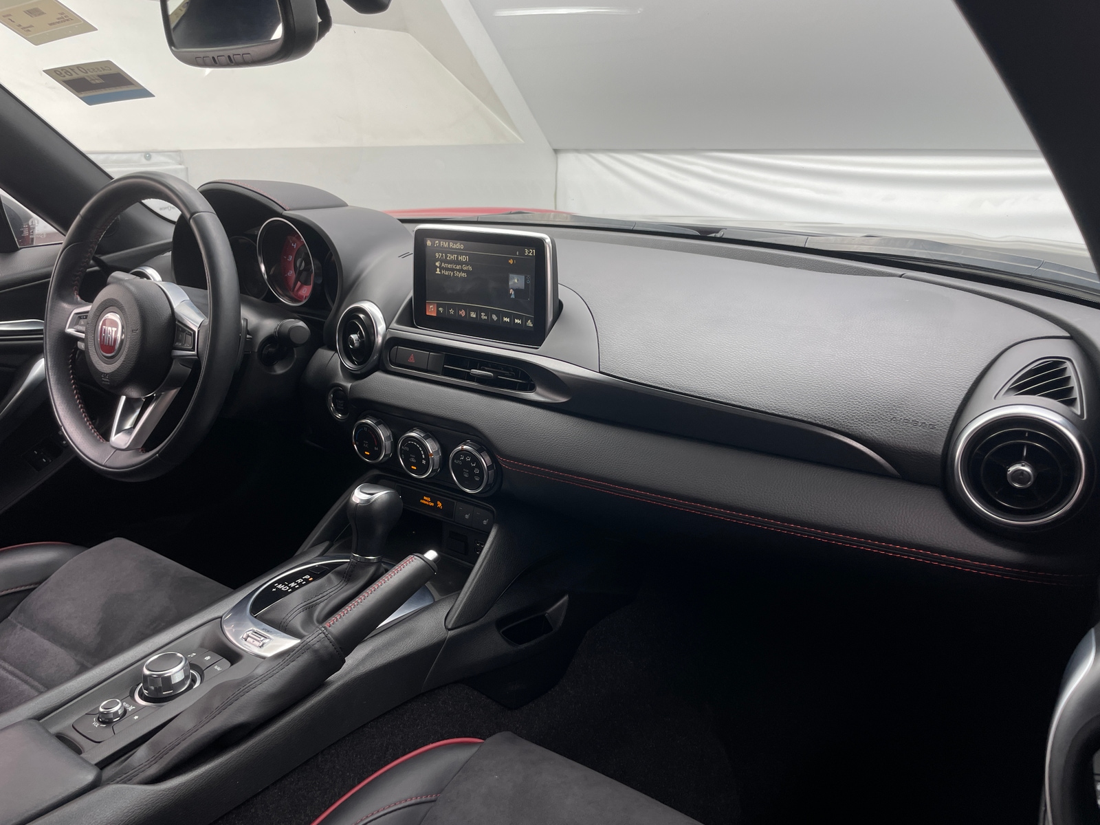 Thumbnail: 2017 Fiat 124 Spider - 3
