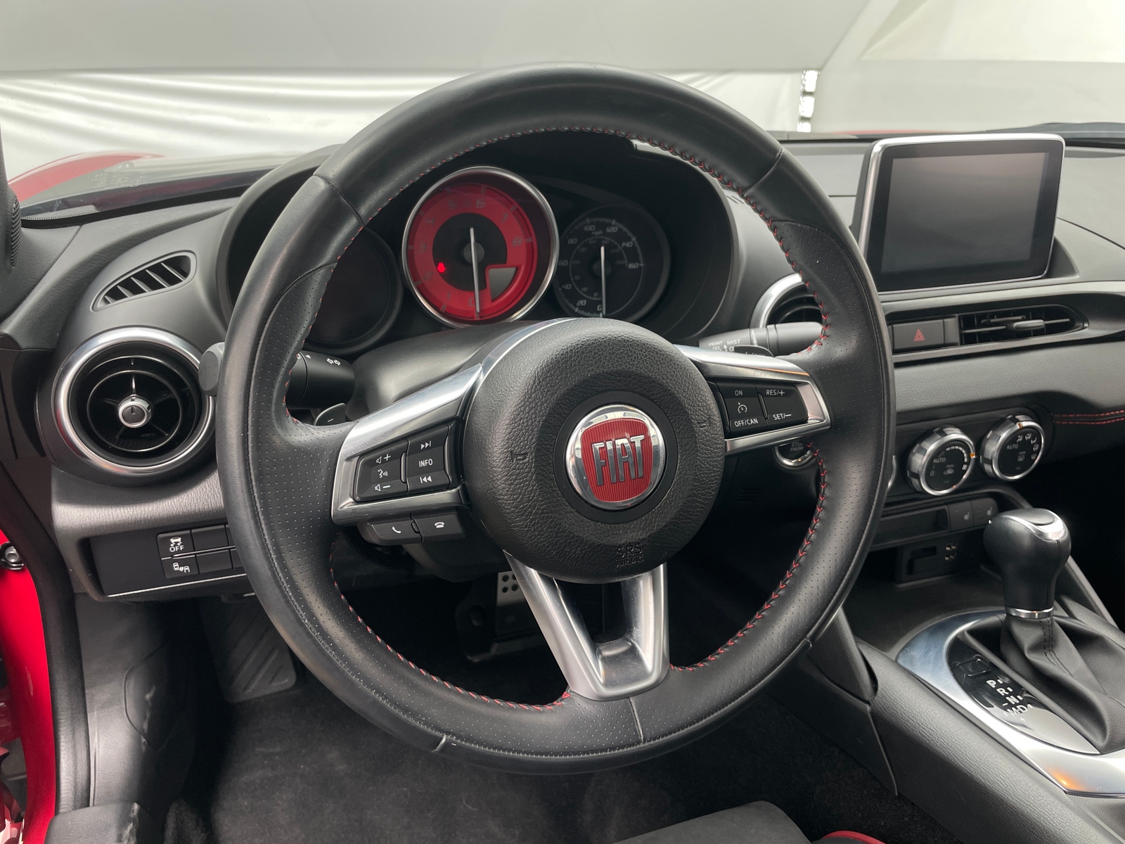 Thumbnail: 2017 Fiat 124 Spider - 5