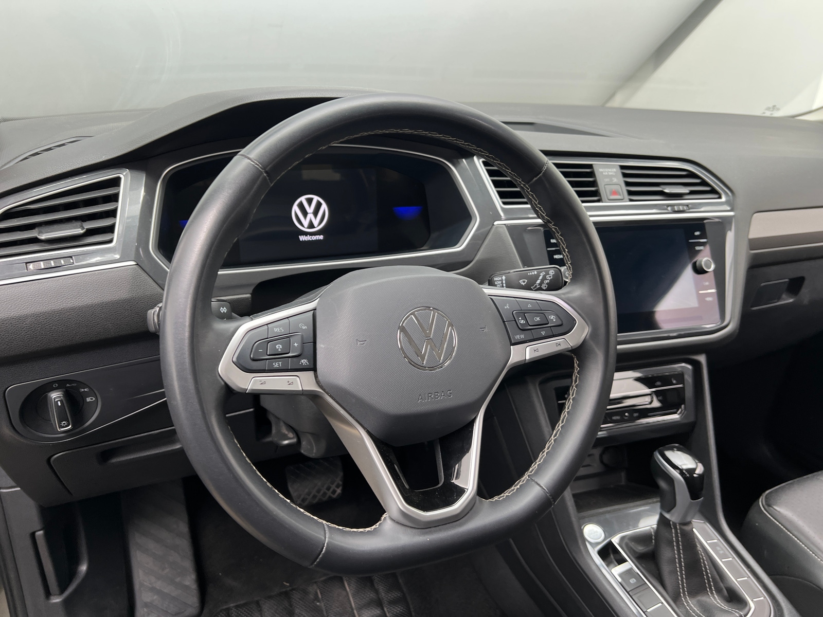 Thumbnail: 2024 Volkswagen Tiguan - 4