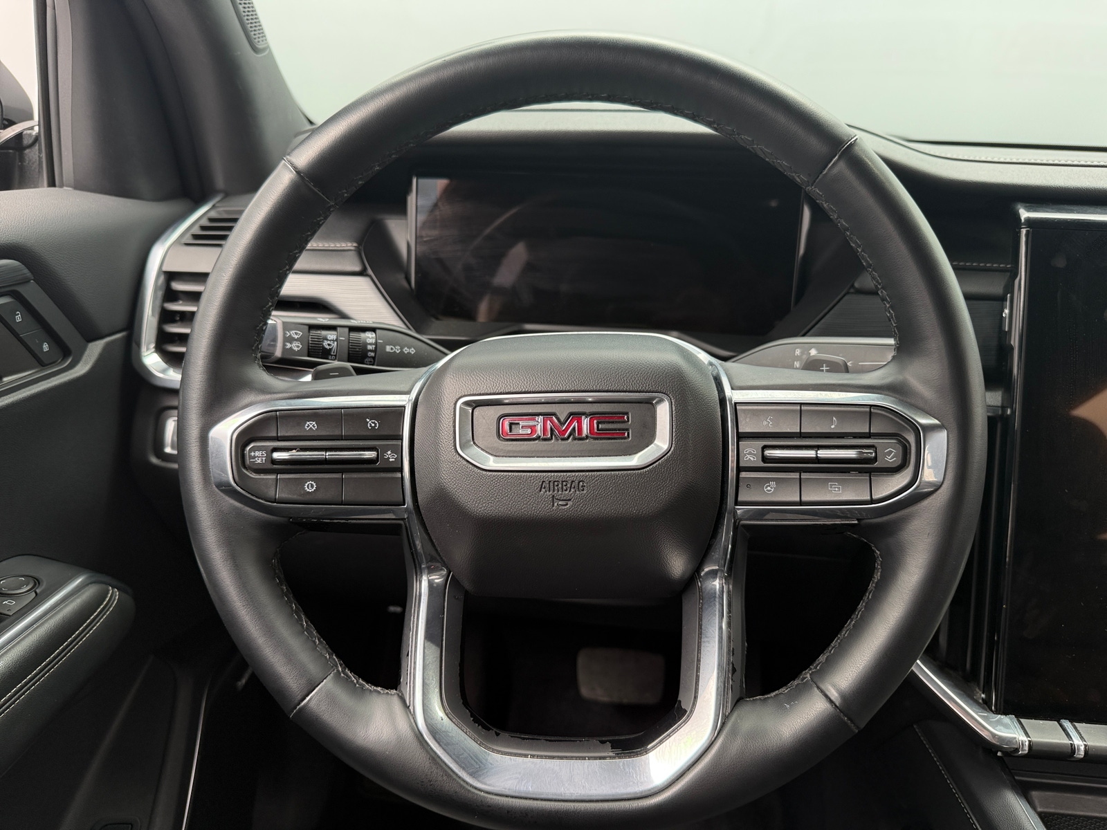 Thumbnail: 2024 GMC Acadia - 4