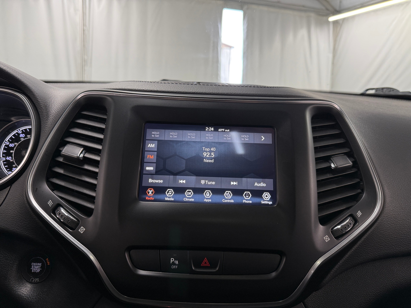 Thumbnail: 2019 Jeep Cherokee - 4