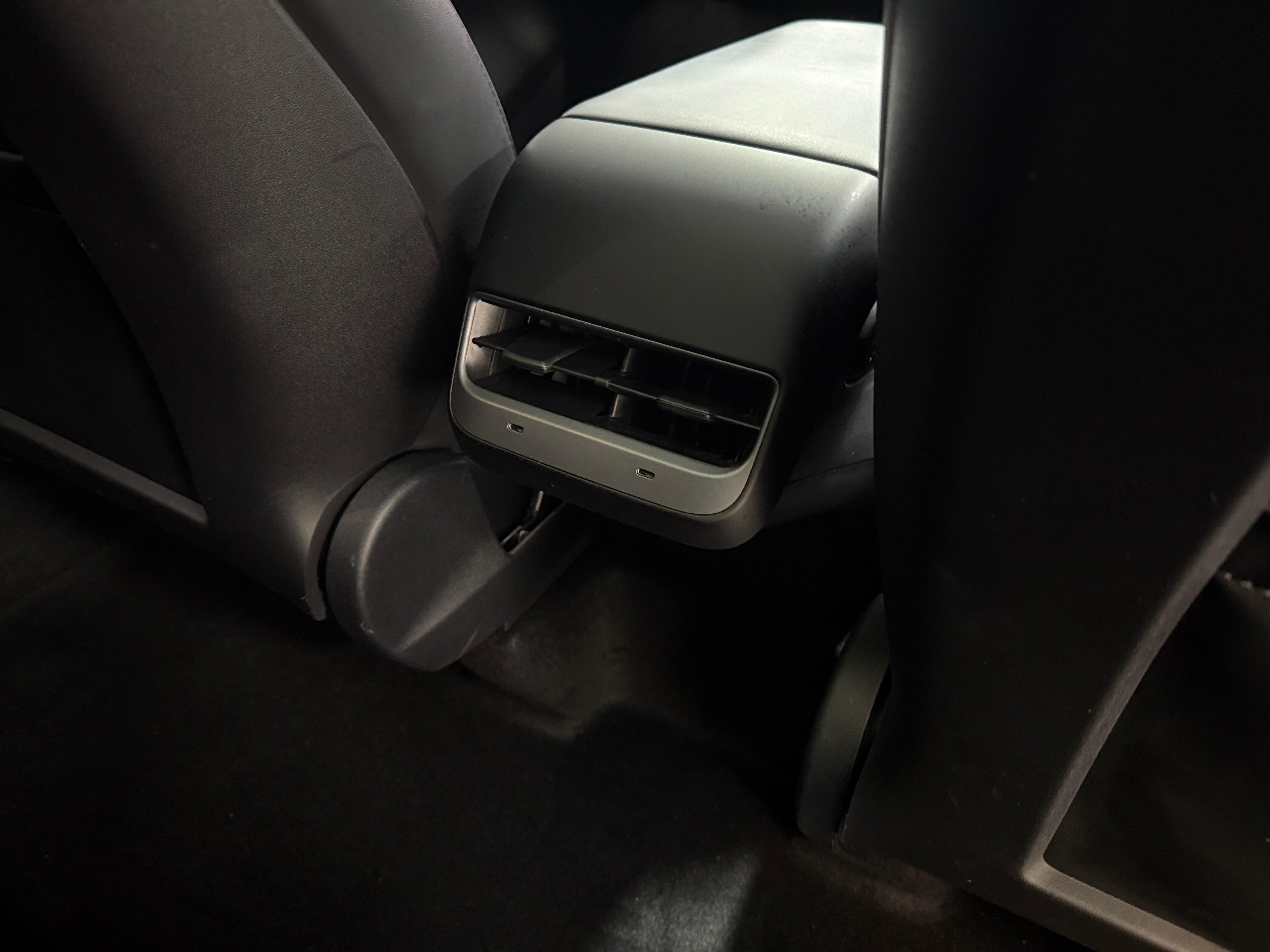 Used 2023 Tesla Model Y Long Range with VIN 7SAYGDEE4PA157925 for sale in Oak Creek, WI