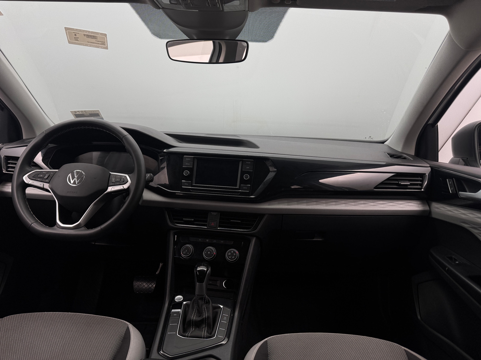 Thumbnail: 2023 Volkswagen Taos - 3