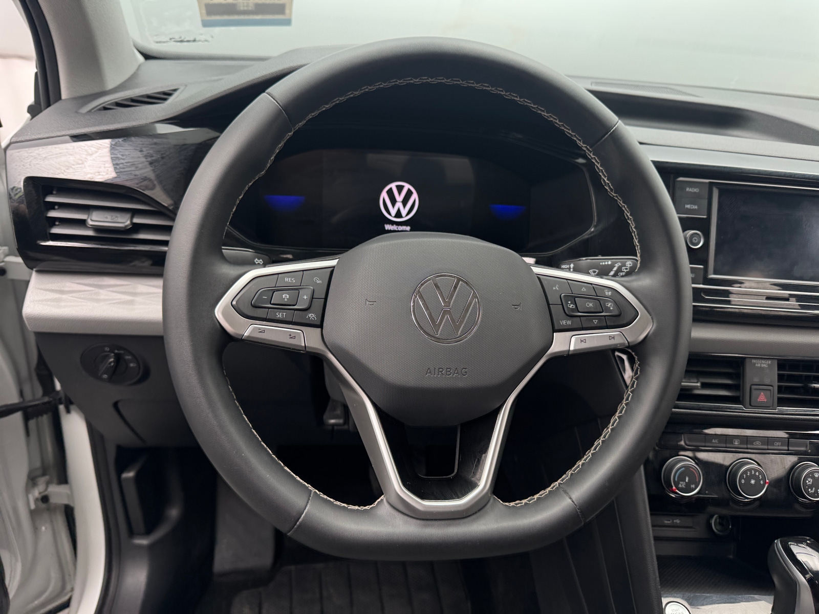 Thumbnail: 2023 Volkswagen Taos - 5
