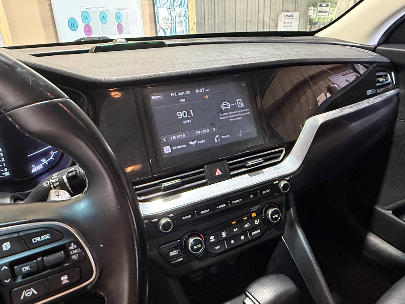 Thumbnail: 2022 Kia Niro - 4
