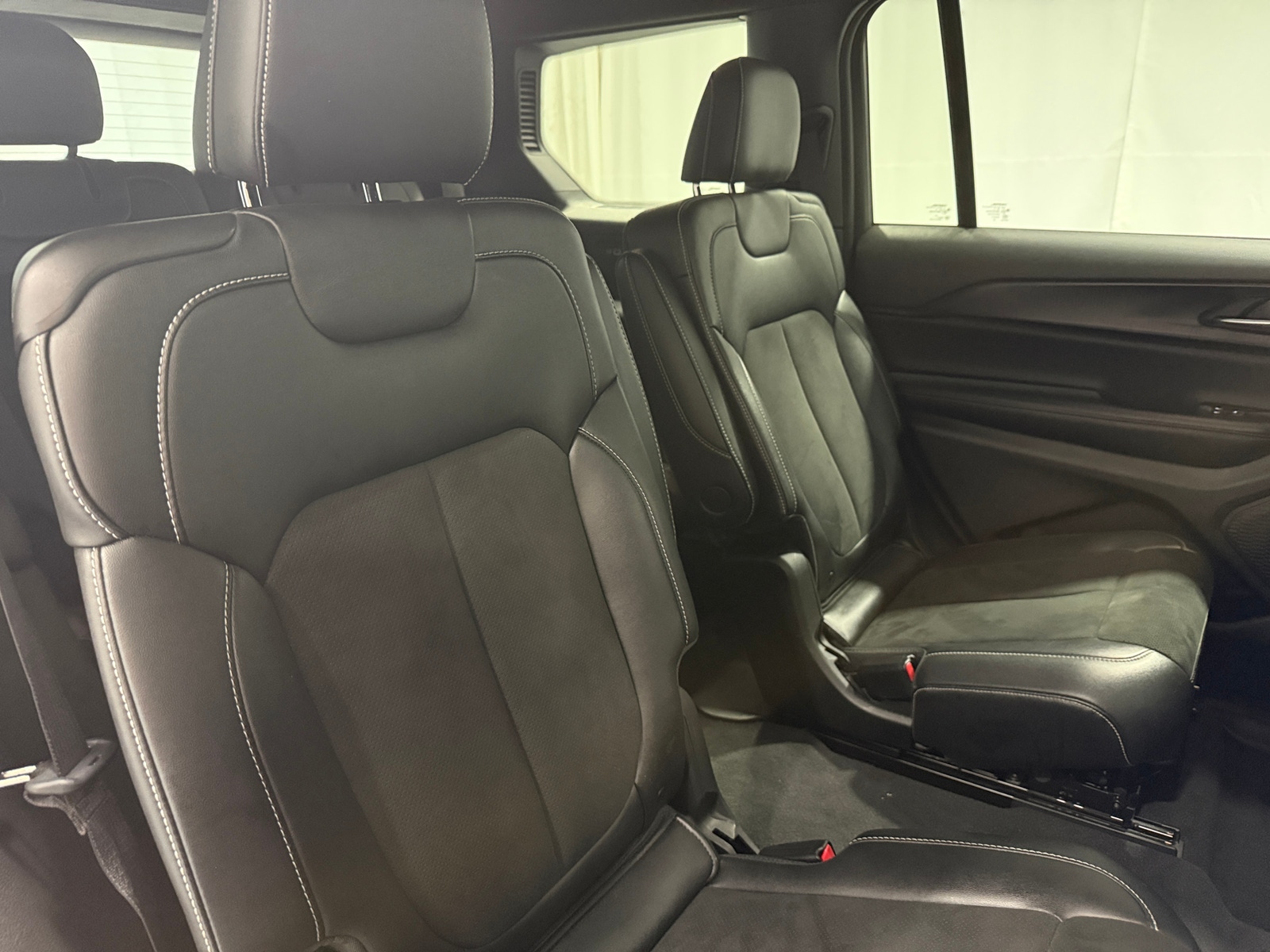 Thumbnail: 2023 Jeep Grand Cherokee L - 5
