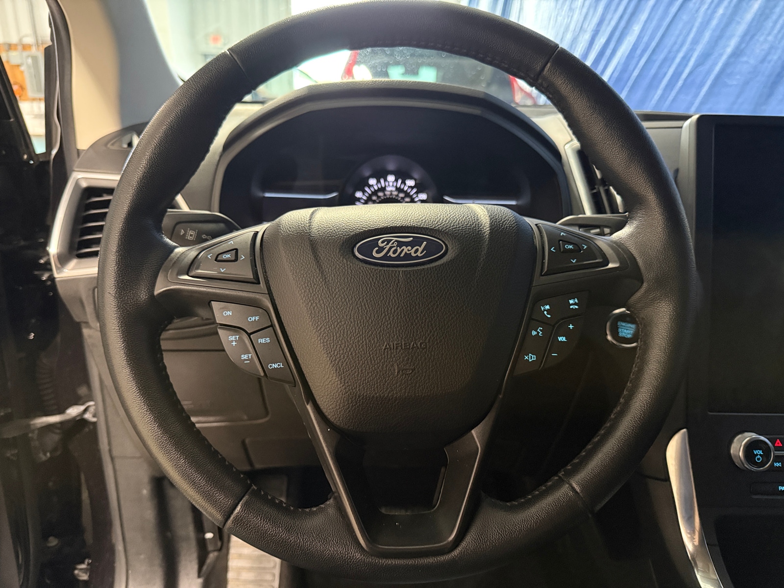 Thumbnail: 2022 Ford Edge - 4