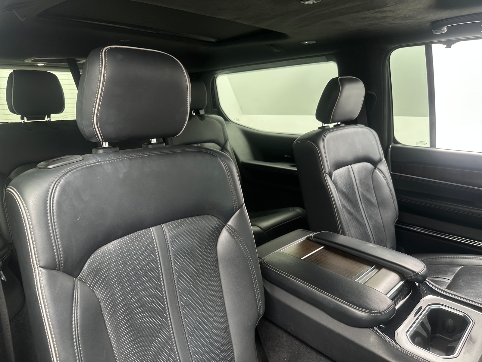 Thumbnail: 2023 Jeep Grand Wagoneer - 5