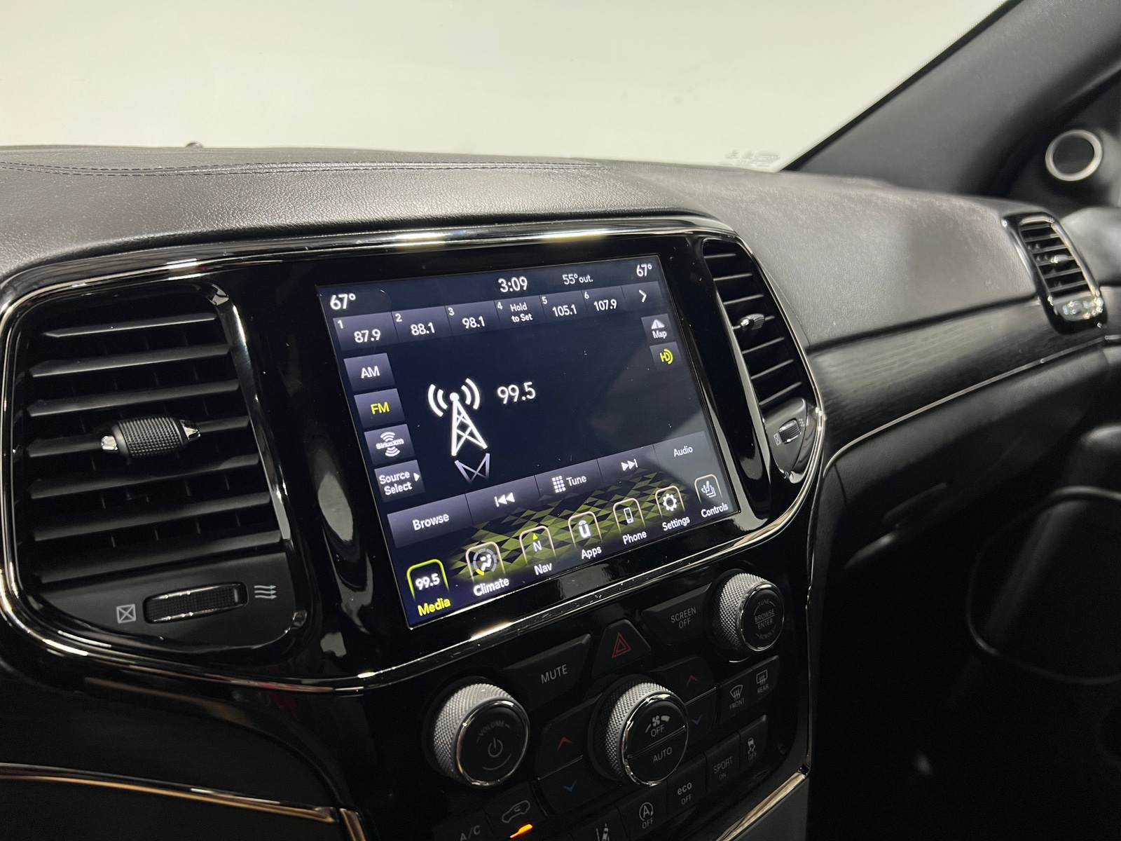 Thumbnail: 2021 Jeep Grand Cherokee - 3