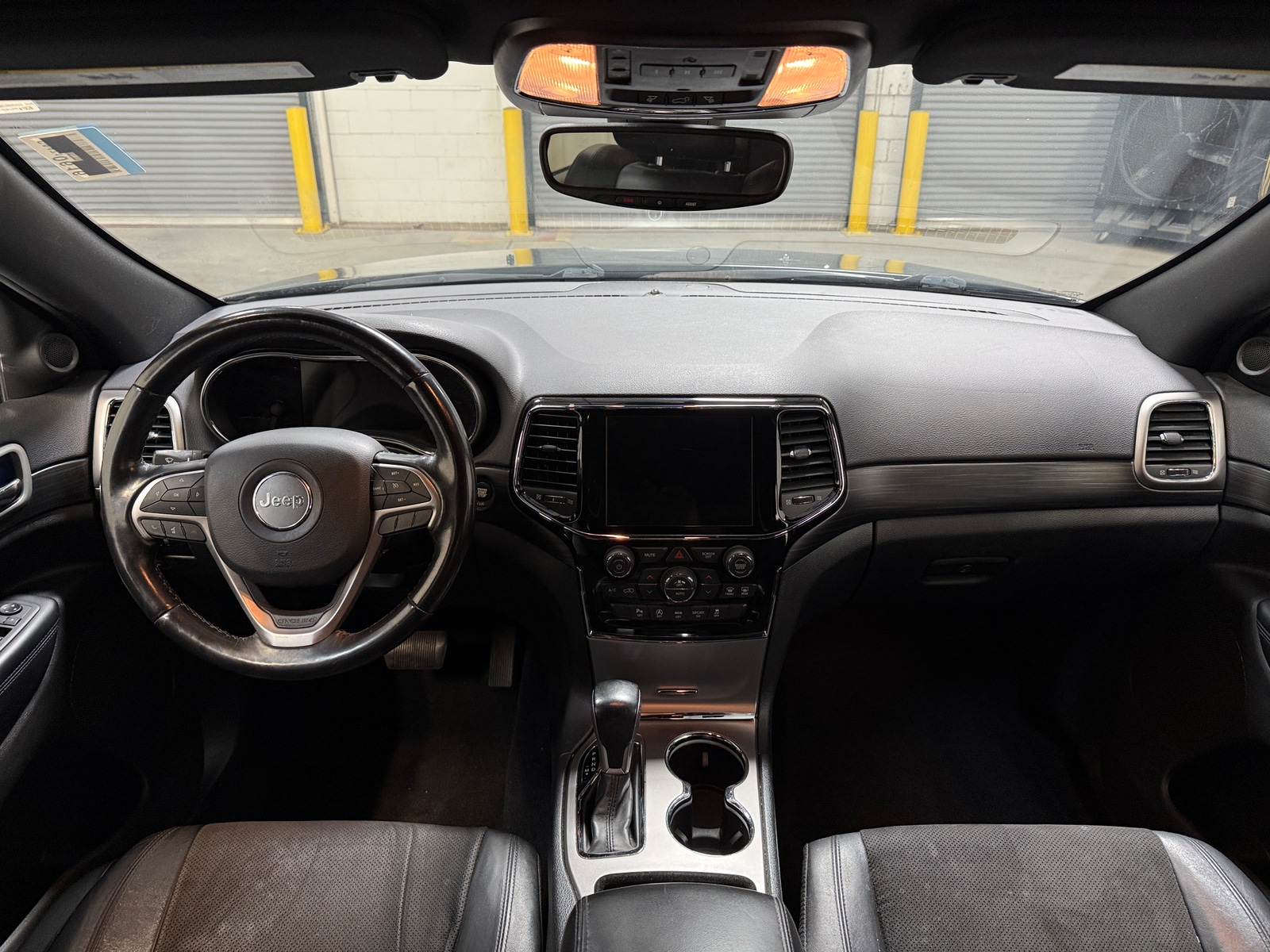 Thumbnail: 2020 Jeep Grand Cherokee - 3