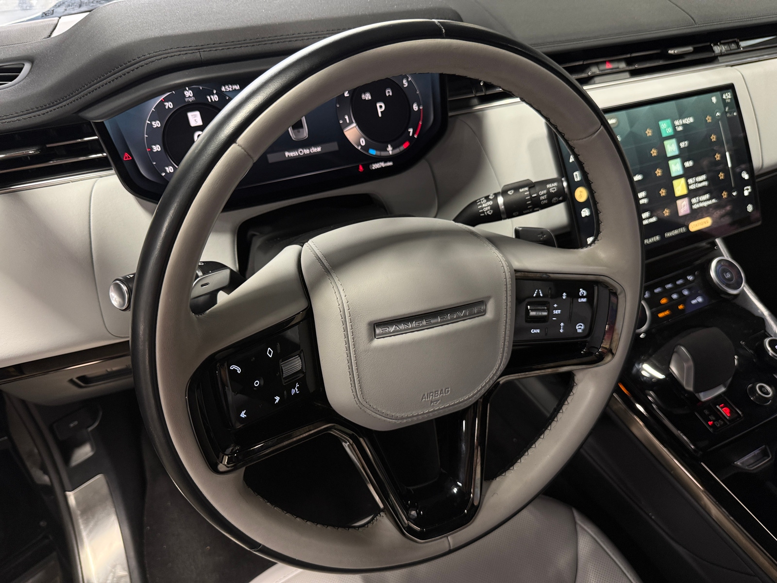 Thumbnail: 2023 Land Rover Range Rover Sport - 4