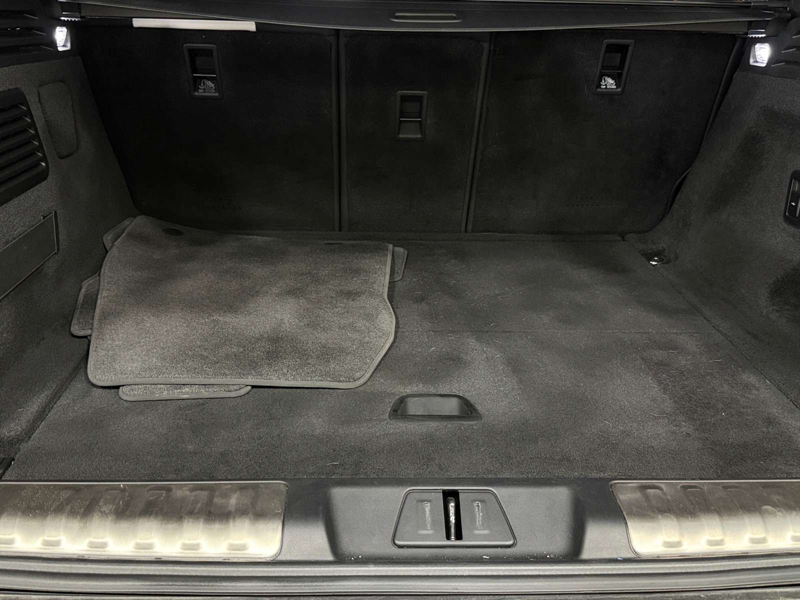 Thumbnail: 2023 Land Rover Range Rover Sport - 6