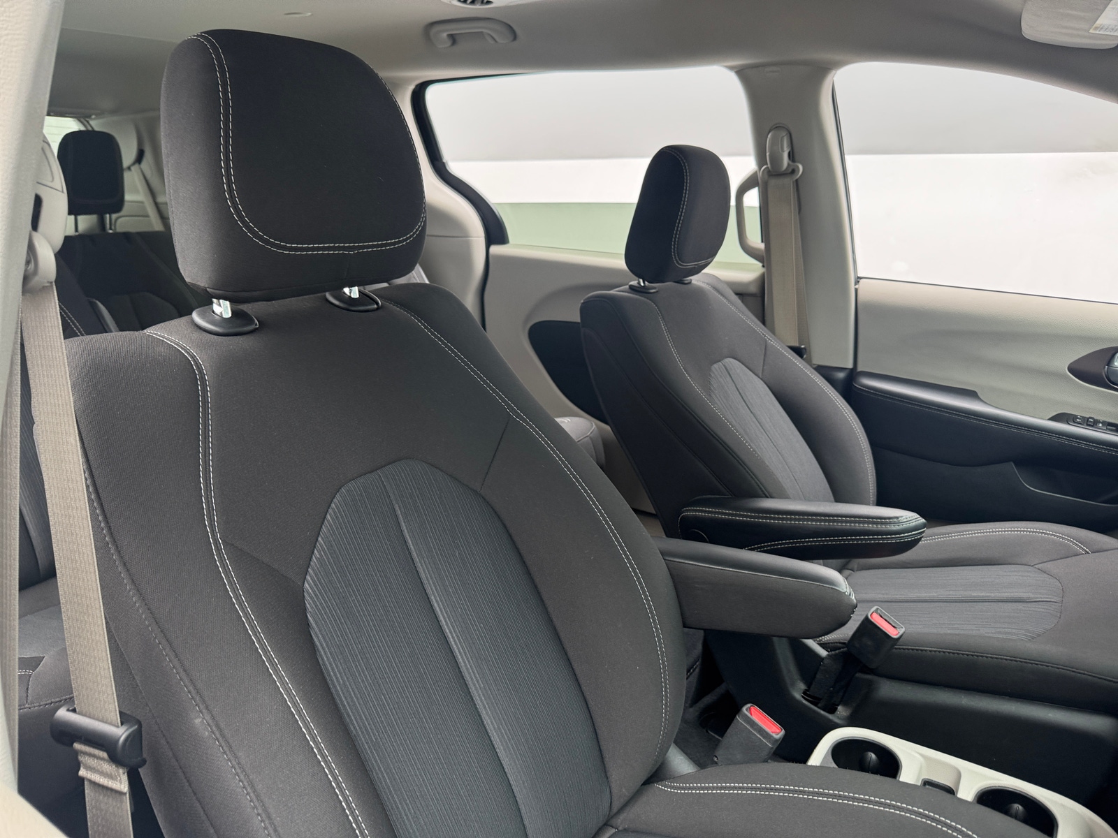 Thumbnail: 2024 Chrysler Voyager - 2