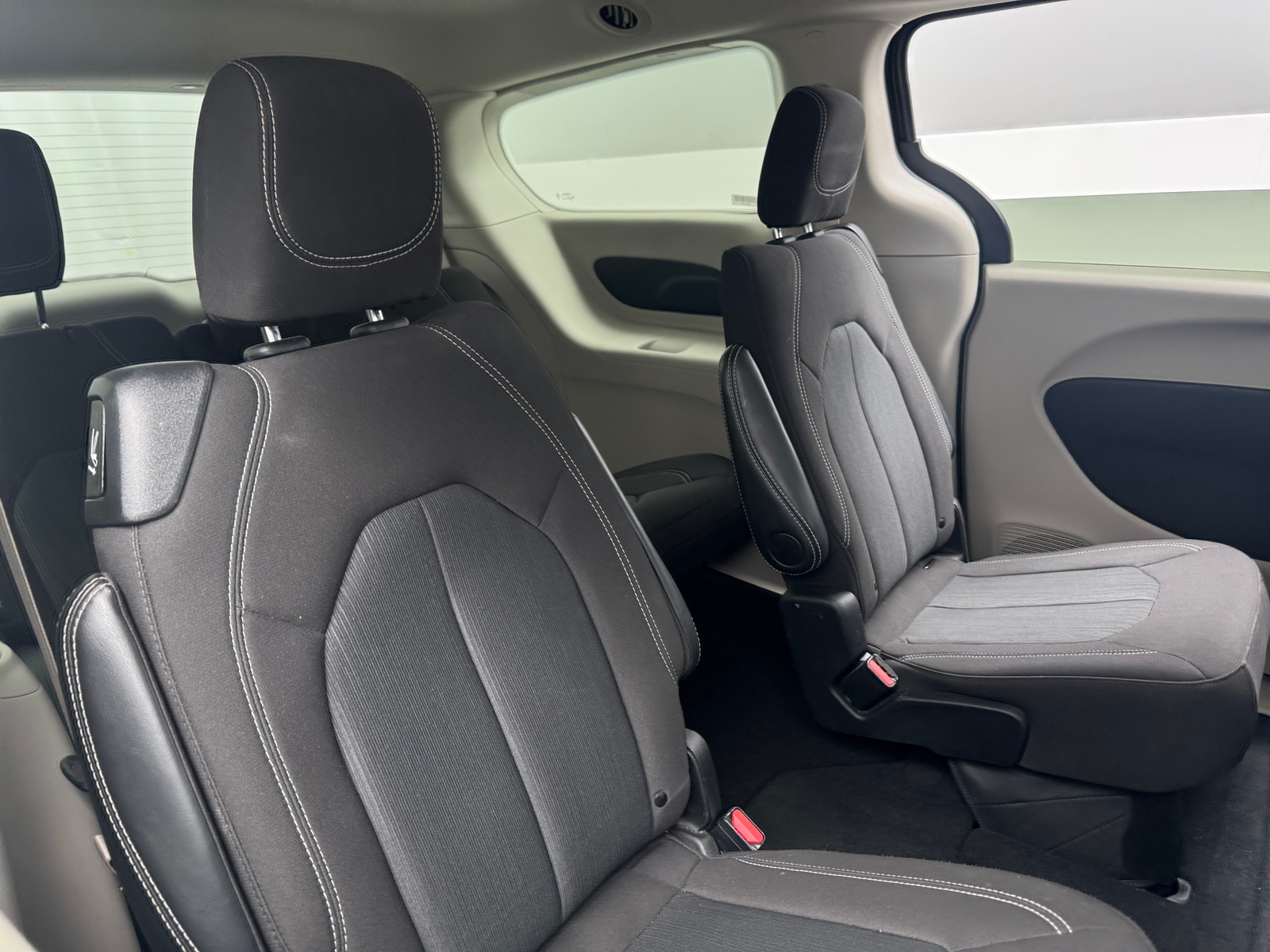 Thumbnail: 2024 Chrysler Voyager - 6