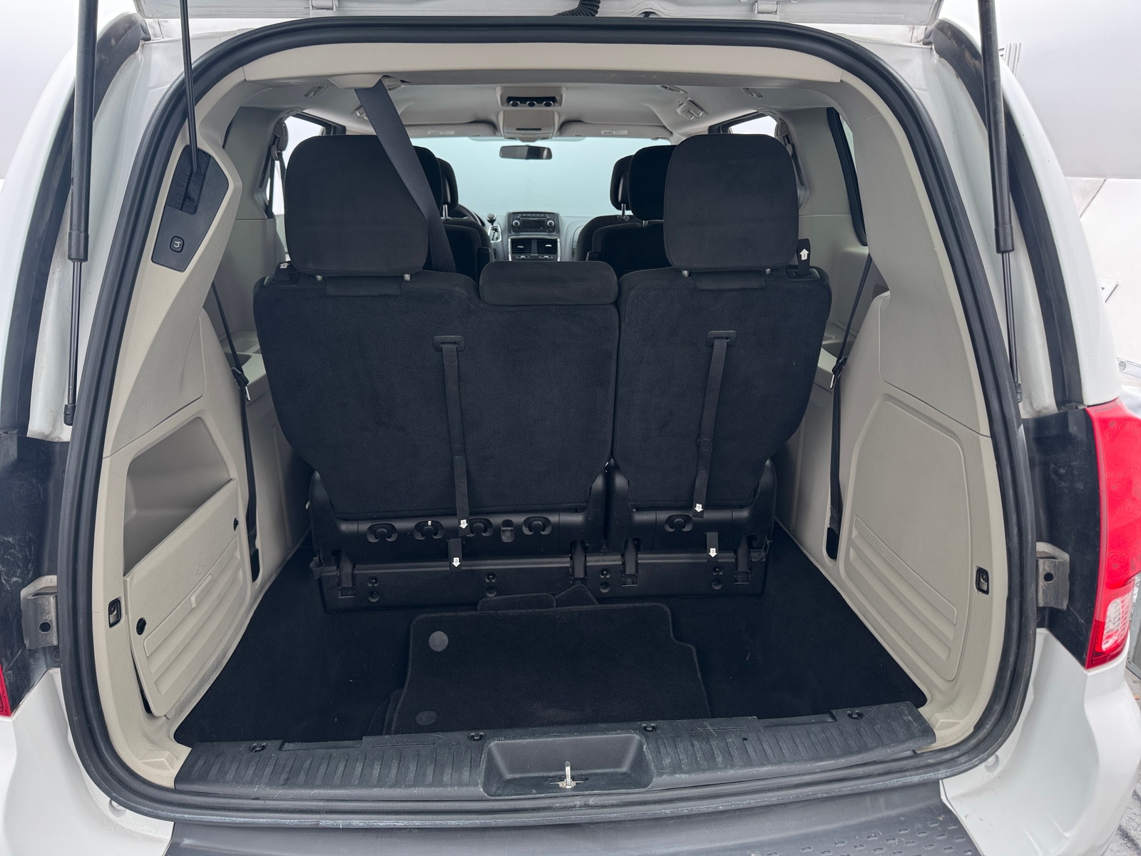 Thumbnail: 2016 Dodge Grand Caravan - 7