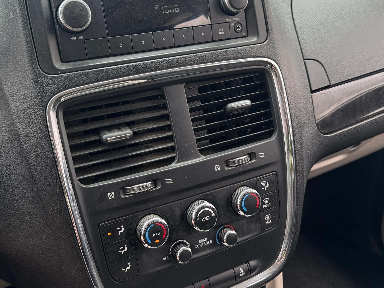 Thumbnail: 2016 Dodge Grand Caravan - 4