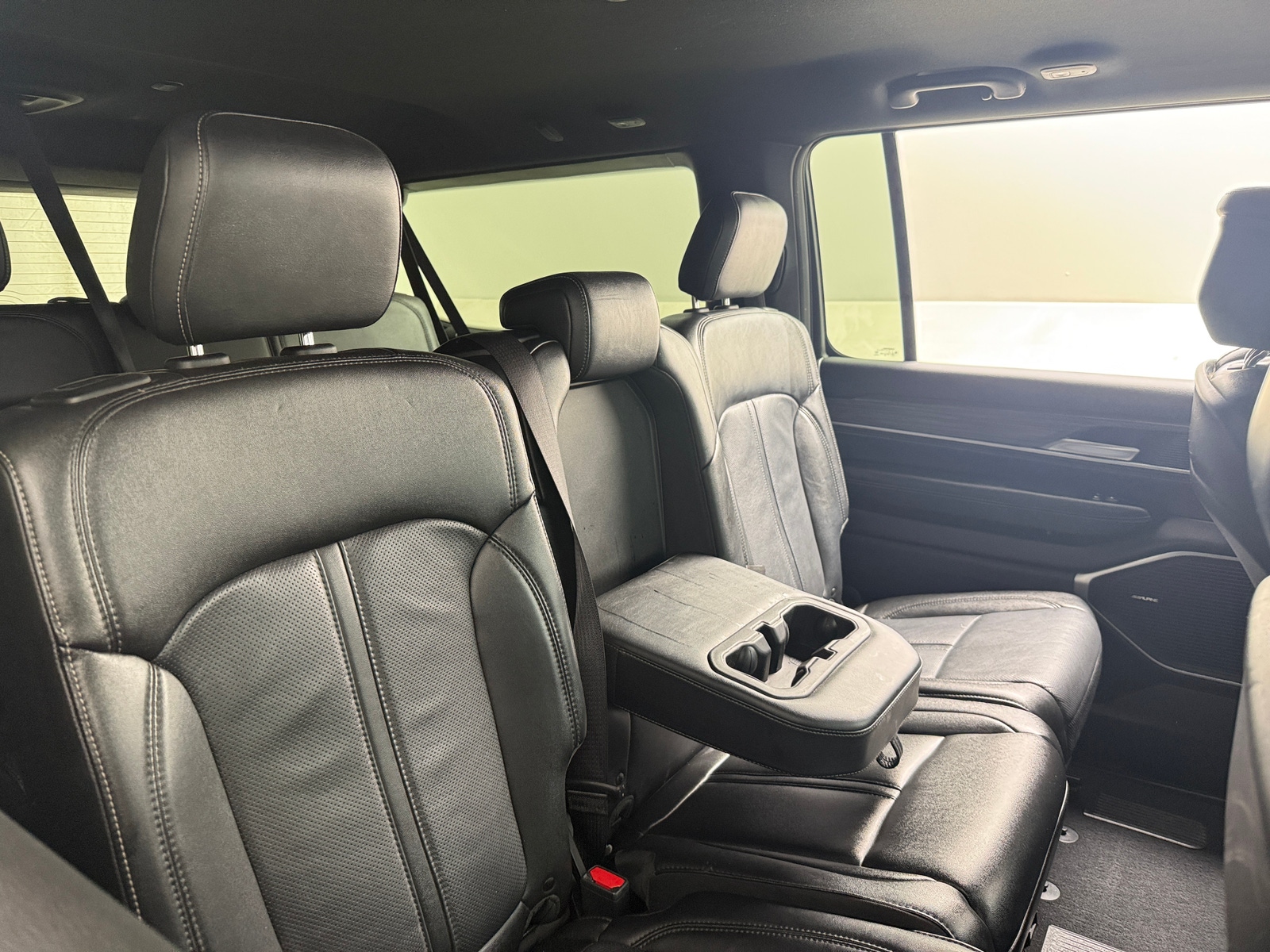 Thumbnail: 2024 Jeep Wagoneer - 5