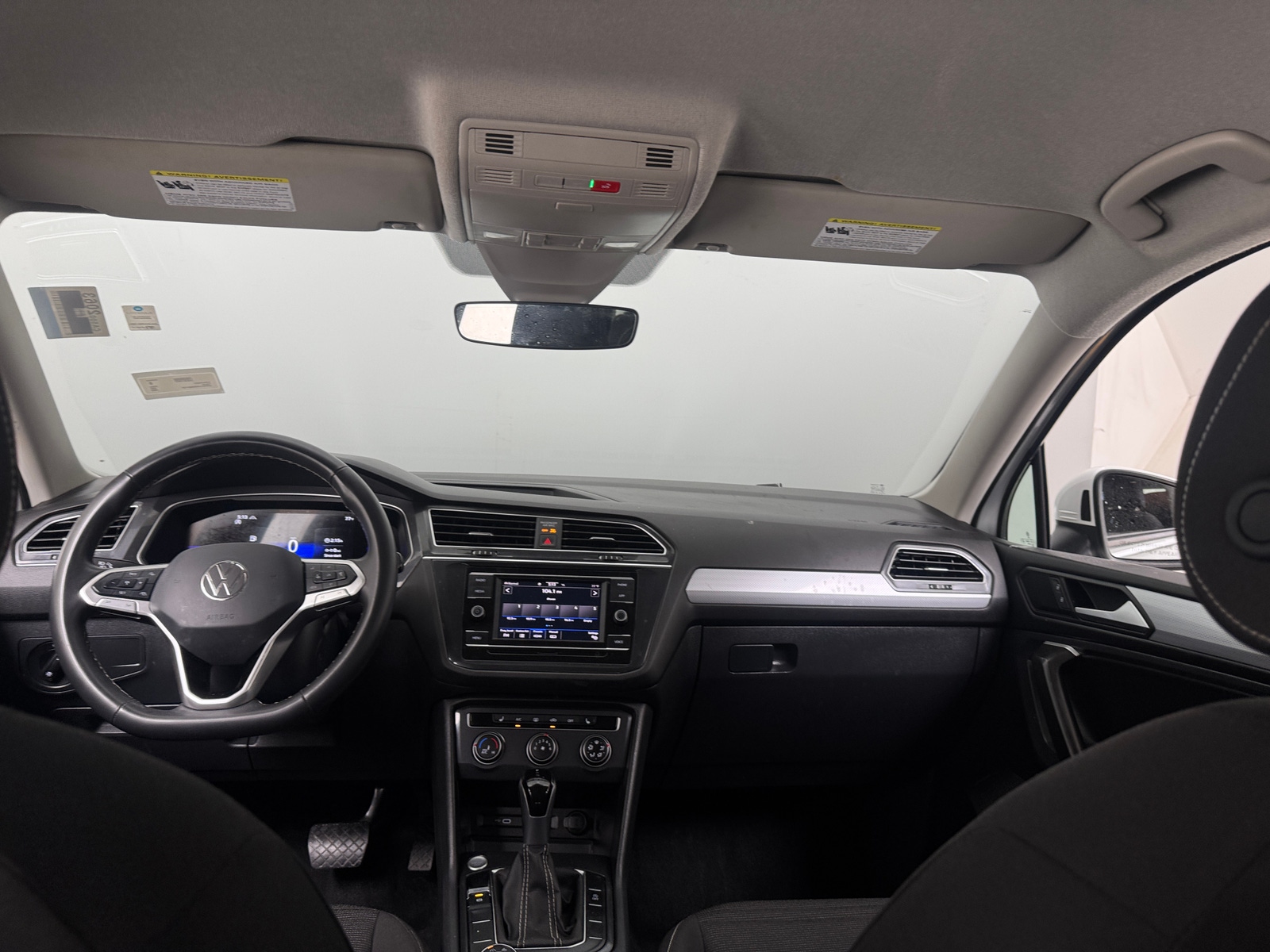 Thumbnail: 2024 Volkswagen Tiguan - 3