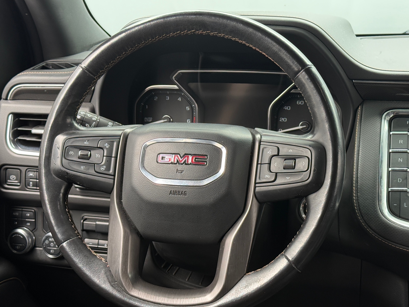 Thumbnail: 2021 GMC Yukon - 4
